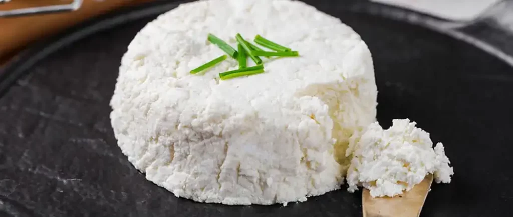 طرز تهیه پنیر در خانه با کم‌ترین امکانات