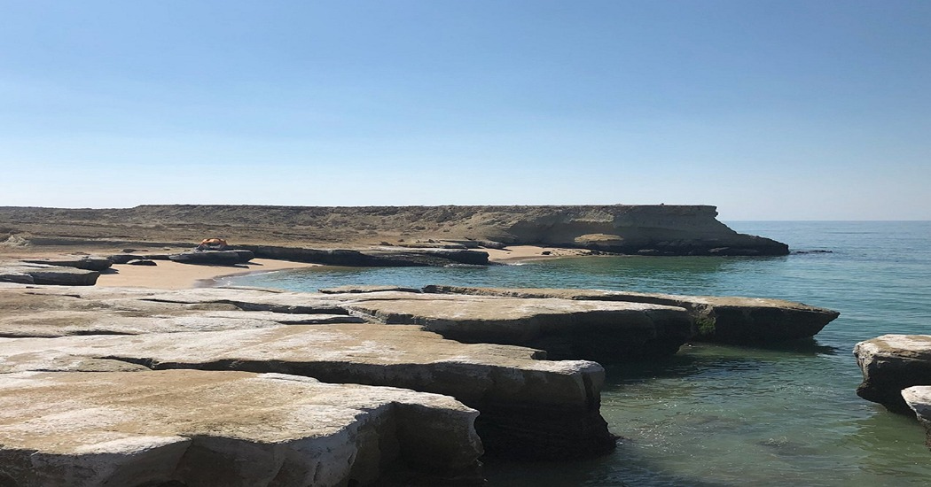 سواحل آهکی جزیره هنگام