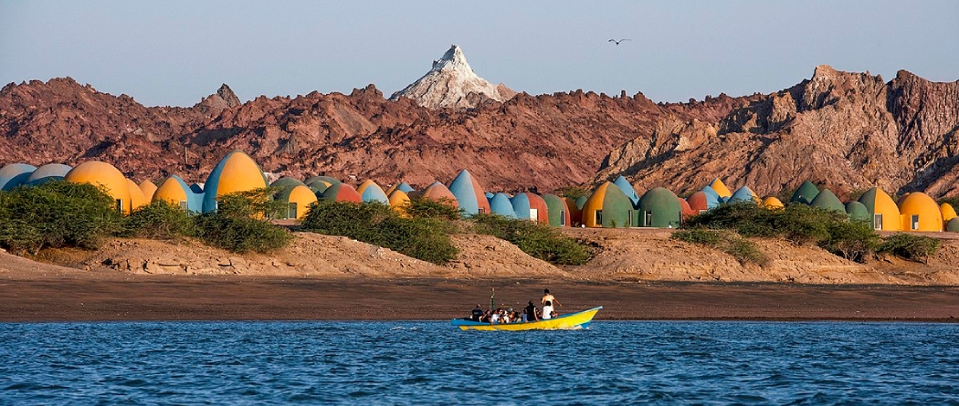هتل تخم‌مرغی هرمز؛ آشنایی با مجتمع گردشگری ماجرا