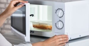 safe microwave use with proper container heating food in microwave oven correctly