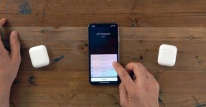 iPhone Bluetooth settings connecting to AirPods for pairing and device switching
