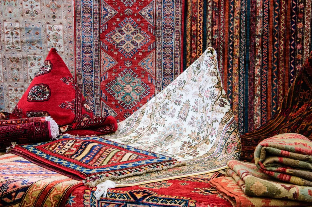 فرش چند شانه بخریم؟ تفاوت ۷۰۰، ۱۰۰۰ و ۱۲۰۰ شانه به زبان ساده
